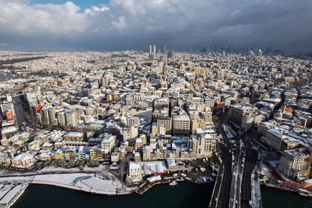 İstanbul'a ne zaman kar yağacak? Uzmanlardan korkutan açıklama: -40 derecelere hazır olun! 22